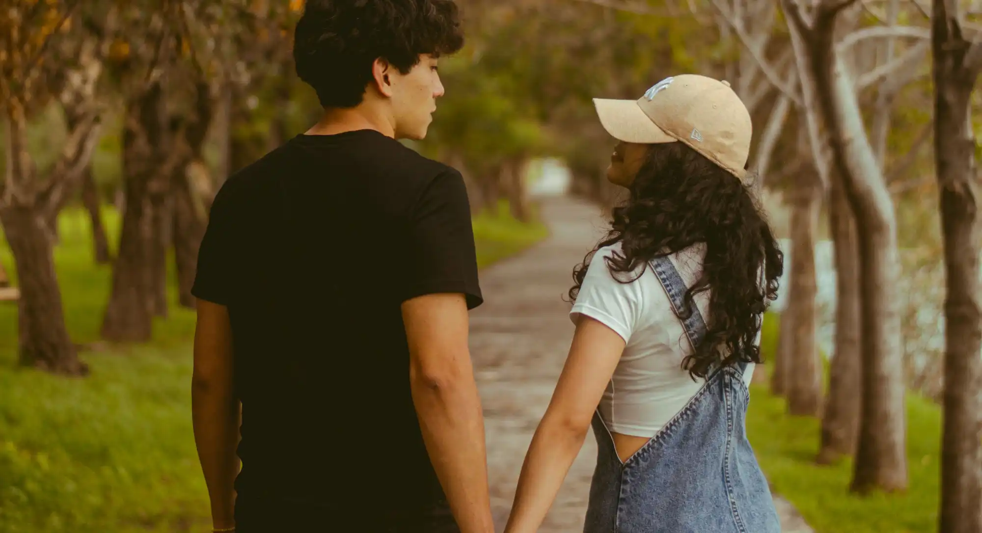 Relaciones de pareja a distancia, pareja migrante, relaciones de migrantes a distancia, relacion de pareja, duelo migratorio, apoyo psicosocial