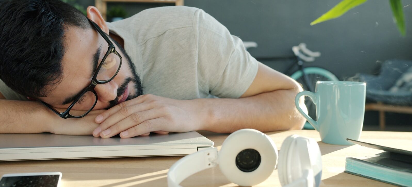 Persona-Vitamina-en-el-extranjero-autocuidado-en-el-duelo-migratorio